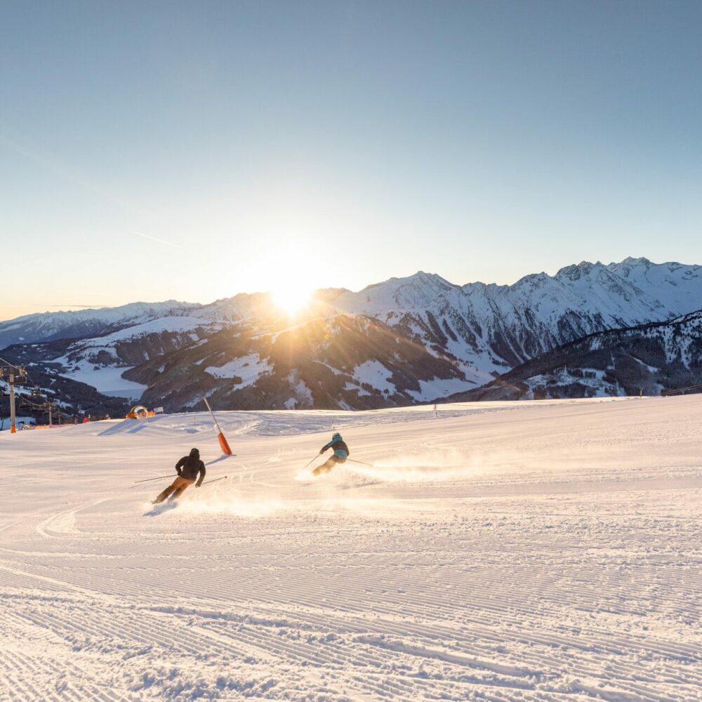 Skifahren-Sonnenaufgang-Gerlos